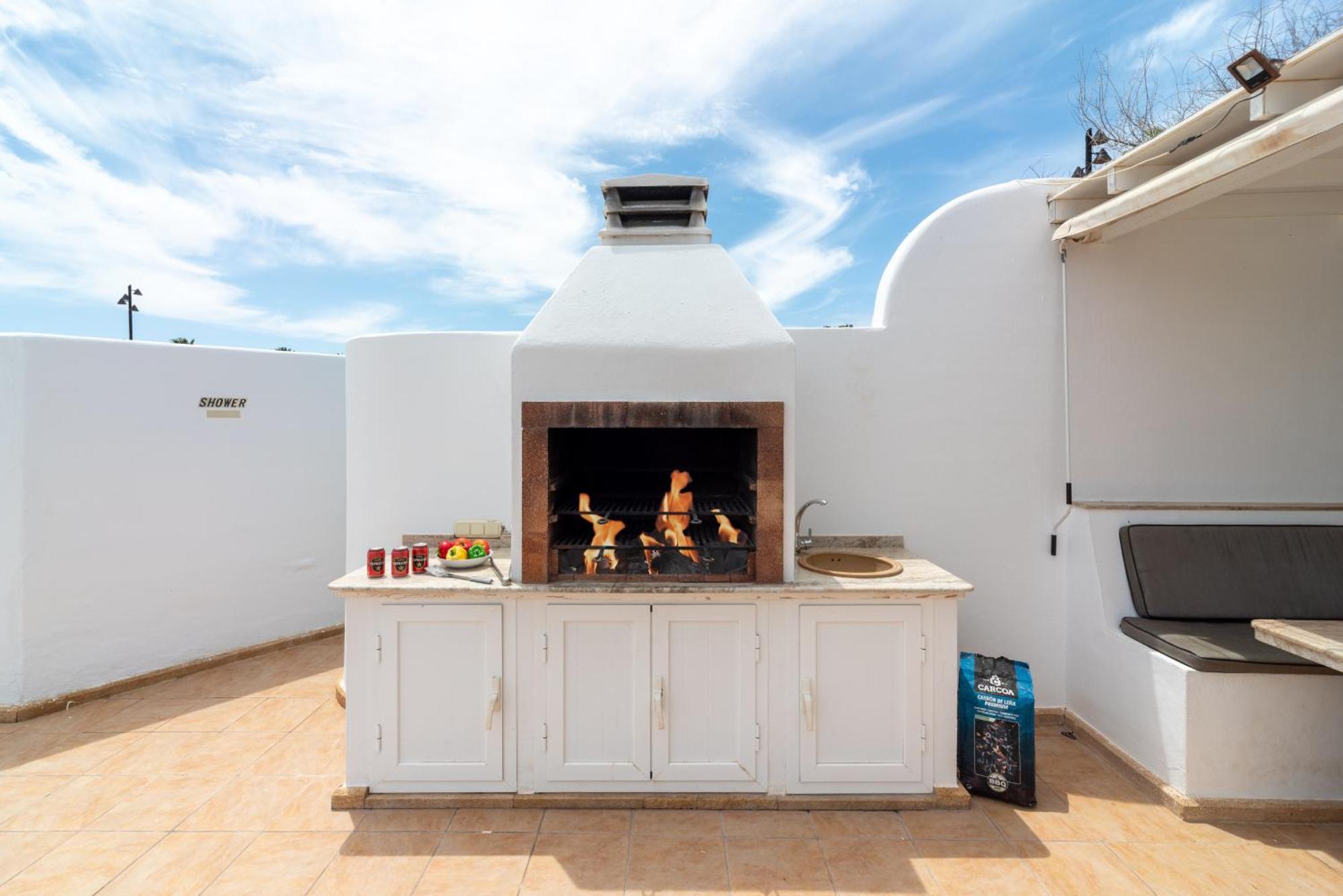 Villa Michelle - Lh114 By Villas Now Ltd Playa Blanca  Kültér fotó
