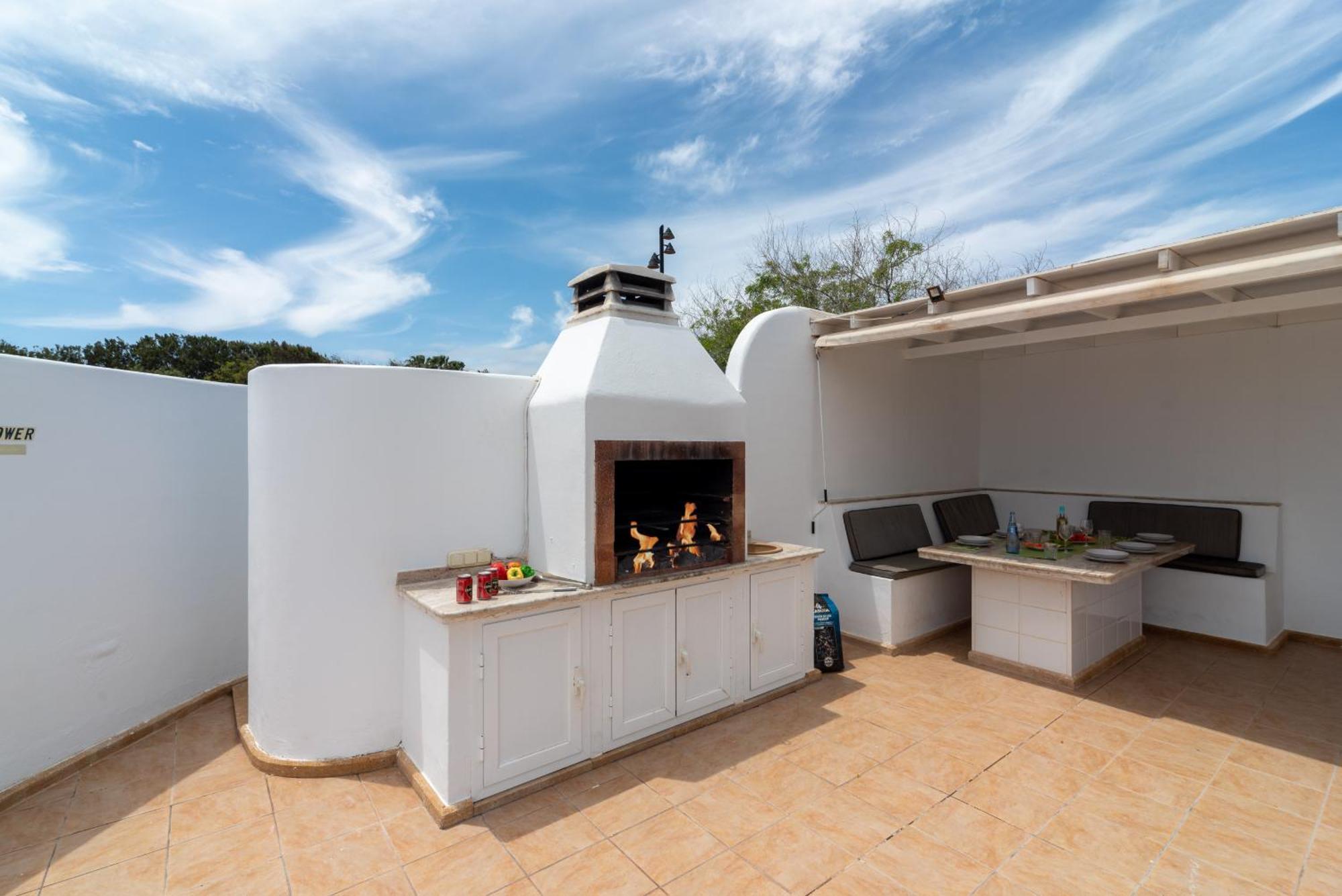 Villa Michelle - Lh114 By Villas Now Ltd Playa Blanca  Kültér fotó